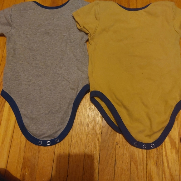 Winnipeg Blue Bombers Onzies - Picture 4 of 4